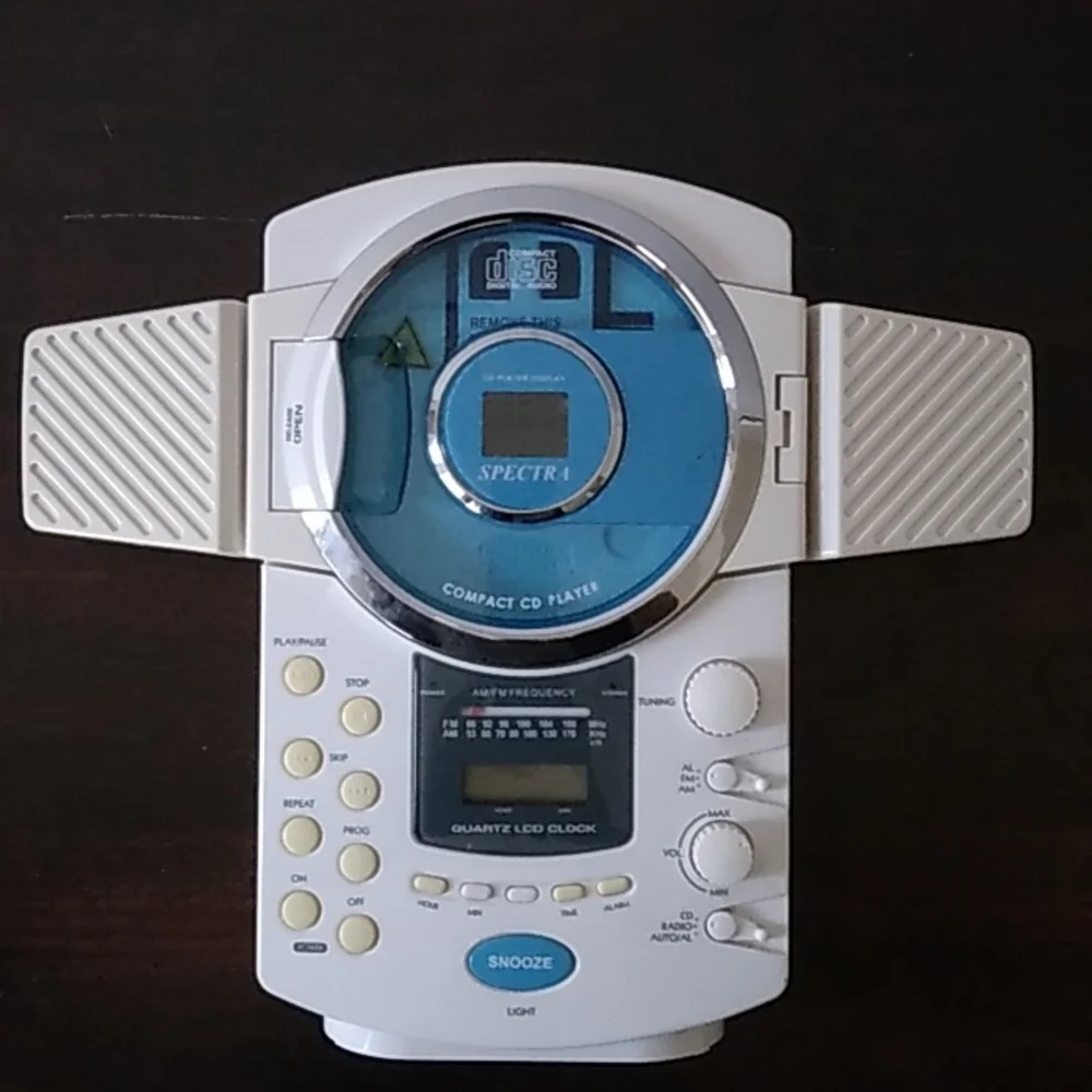 SPECTRA SHOWER COMPACT CD PLAYER WITH RADIO - Picture 2 of 4